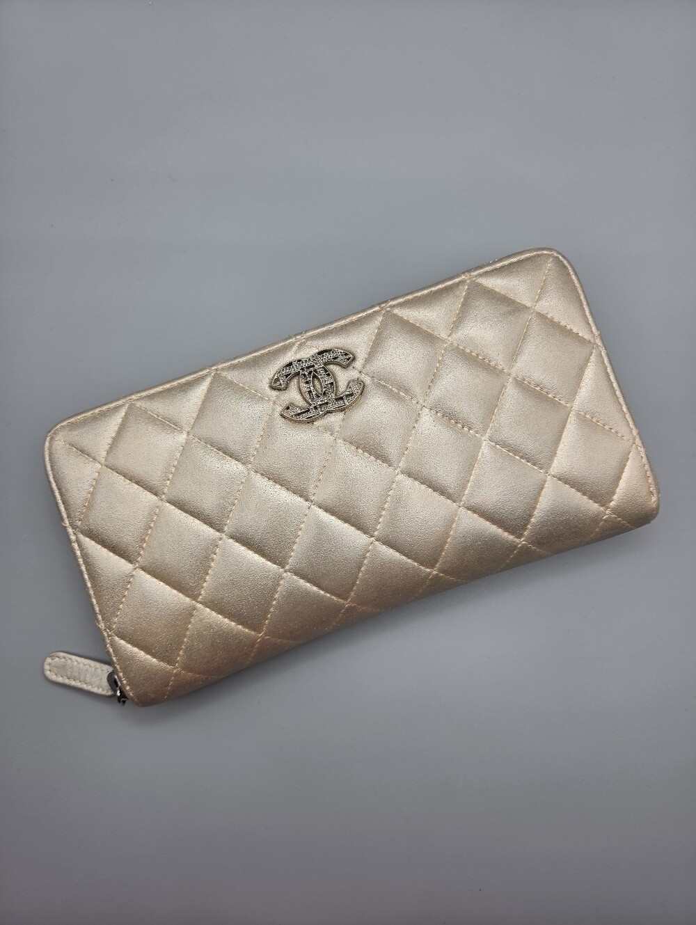 💮CHANEL Authentic Gold Quilted Leather Zip-Around Wallet💮
